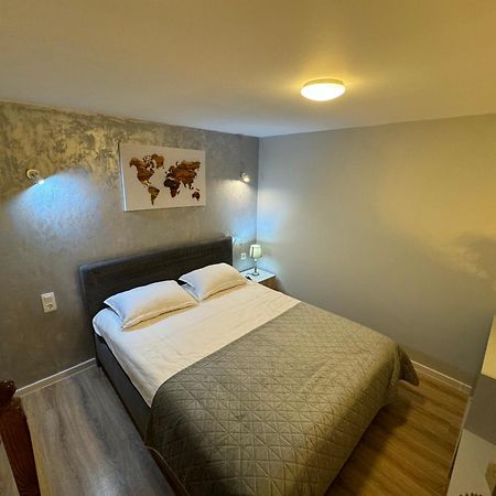 City Center Apartman Satu Mare Extérieur photo